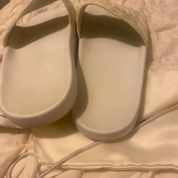 Gucci Slides - Picture 4 of 5